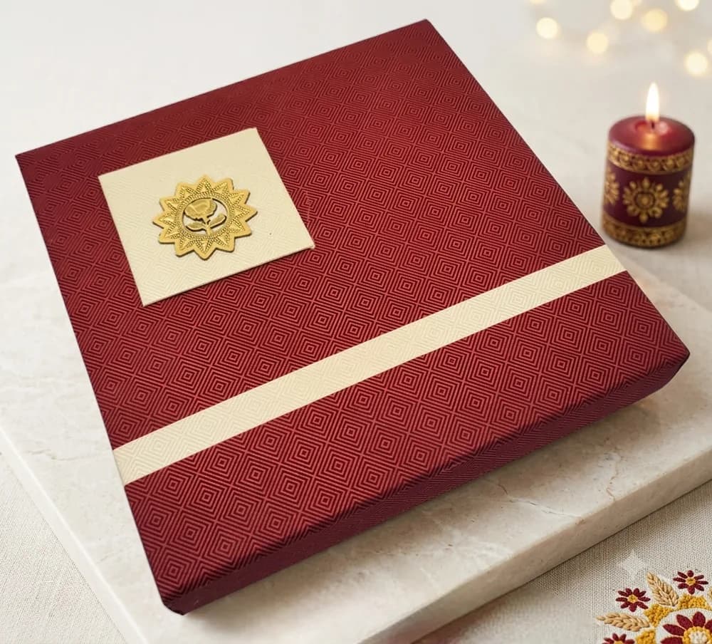 Design 135 — Kappa Box, 10×10 in · 400 g · 4 khana